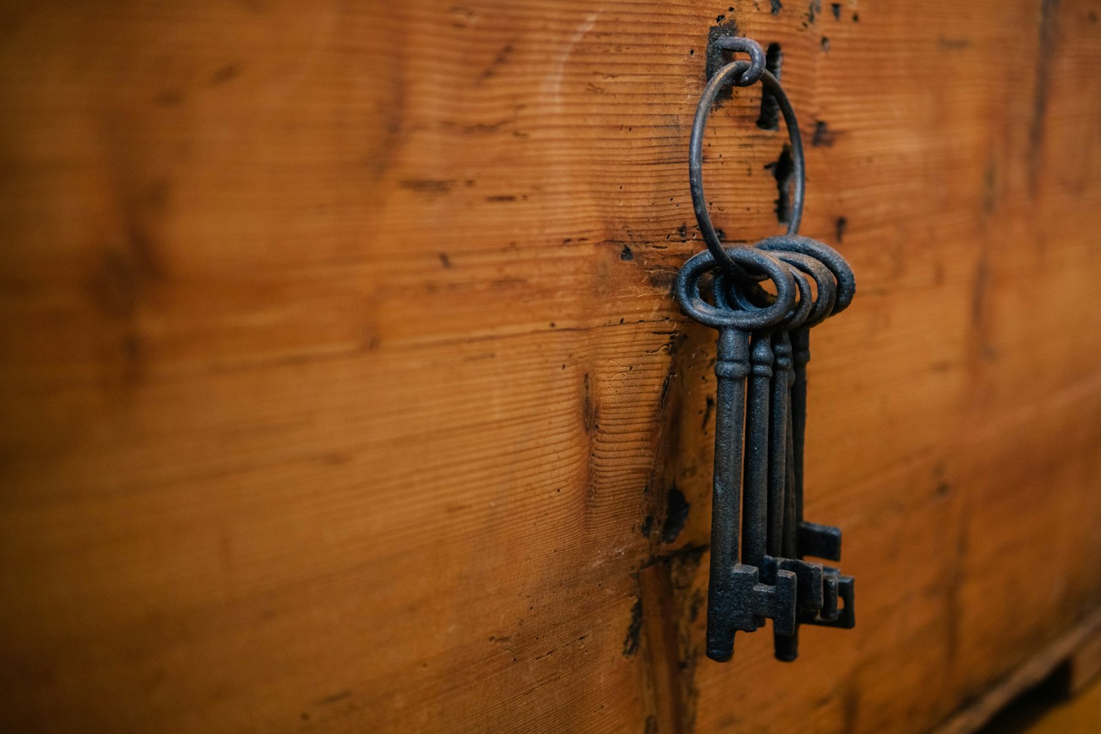 Door Lock Key — Sami's Premium Mobile Locksmith, Los Angeles CA