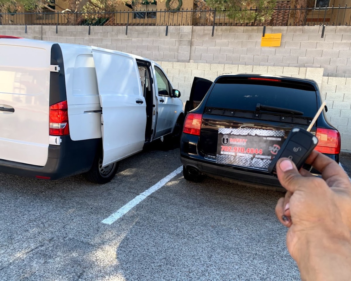 Car Key — Chloe Mobile Door Unlocking, Los Angeles CA