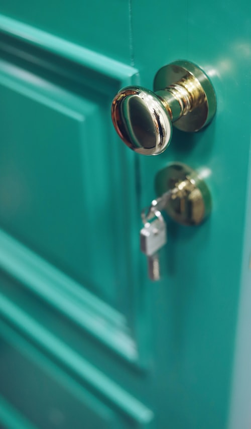 Front Door Lock — Jihan's Emergency Lockout Service, Los Angeles CA
