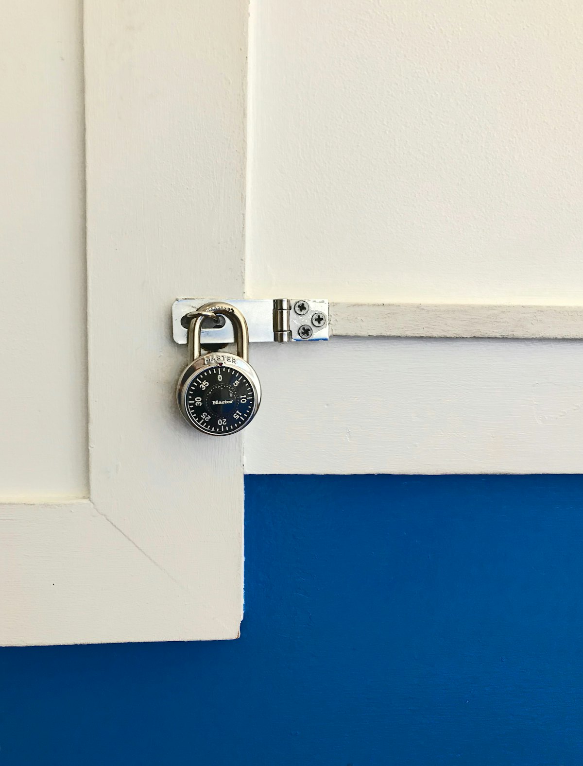 Deadbolt Lock — Zainab's Mobile Safe Repair, Los Angeles CA